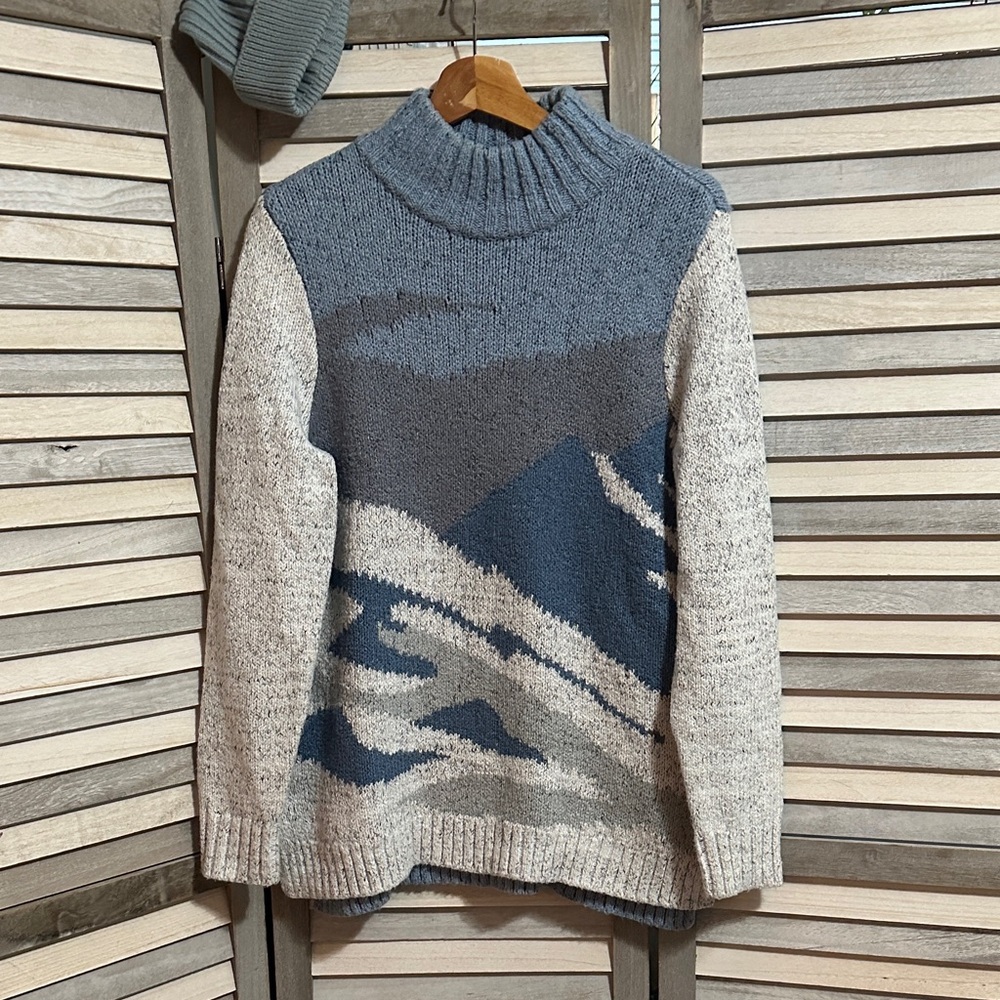 L.L. Bean signature women's Turtleneck Sweater in Blue and Cream